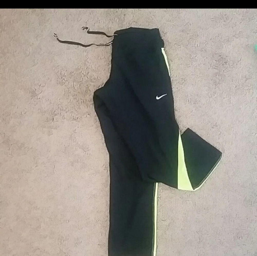 Nike dry fit capris